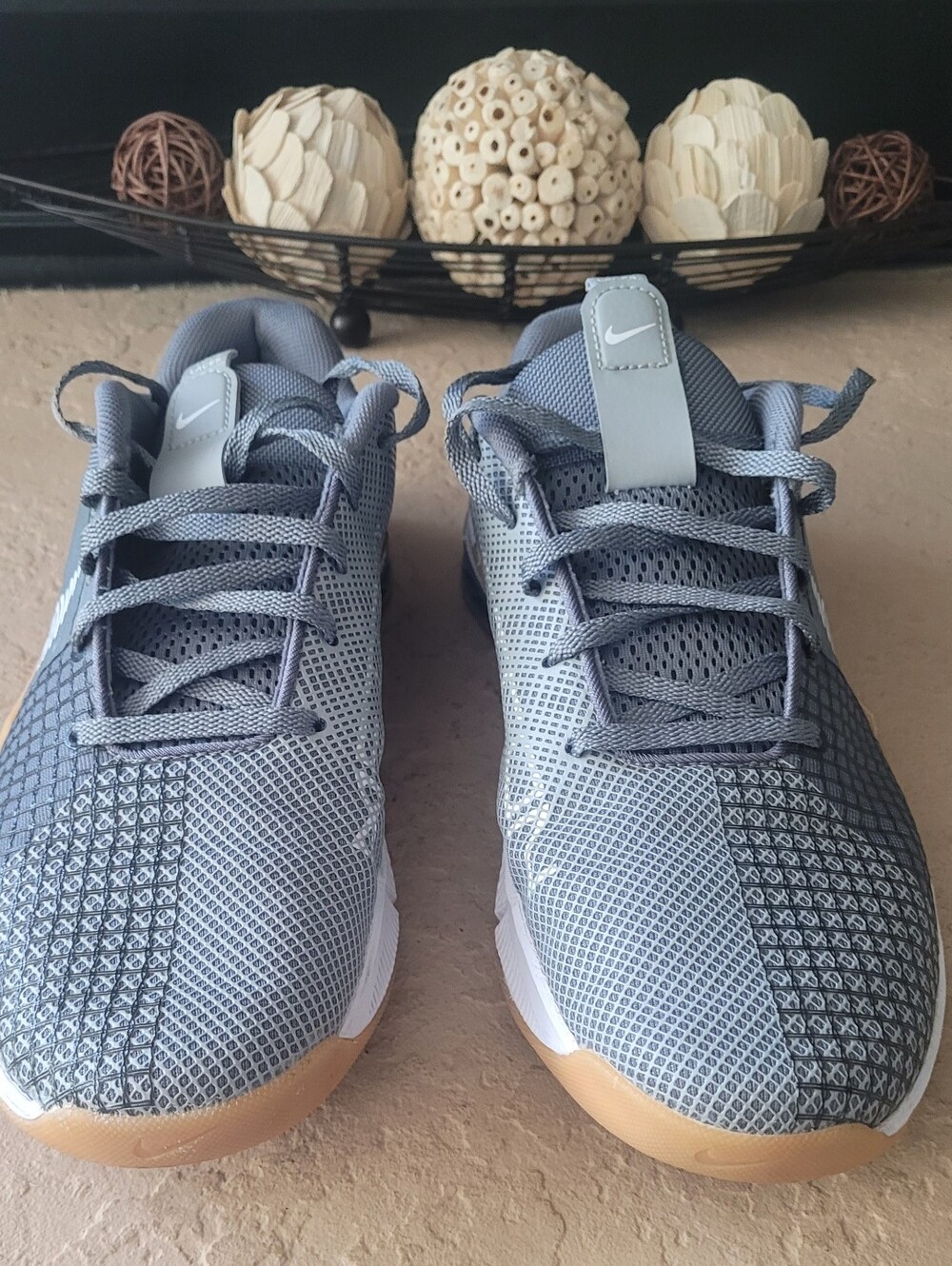 Size 10 Nike Metcon 8 Smoke Grey White Gum Training  Men Sneaker D09328-002